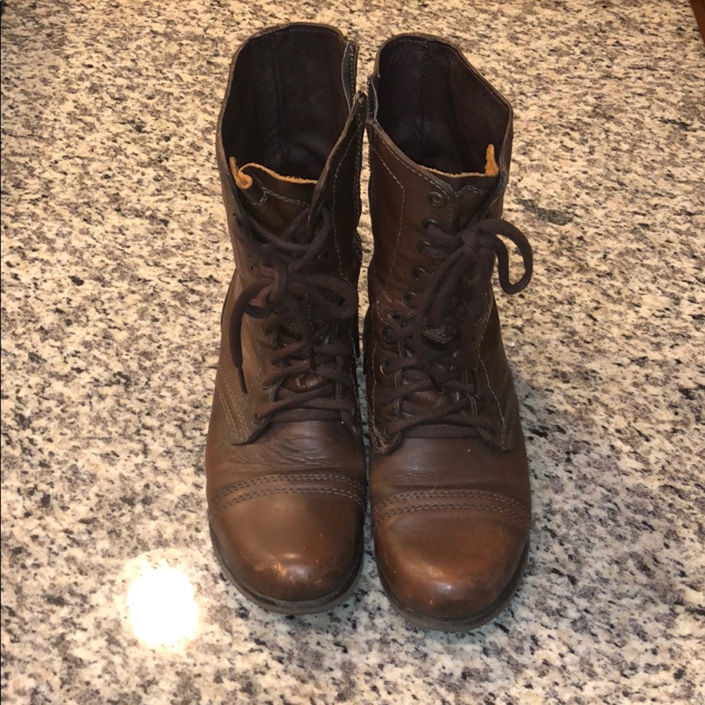 **LAST CHANCE**!Steve Madden Brown Combat Boots